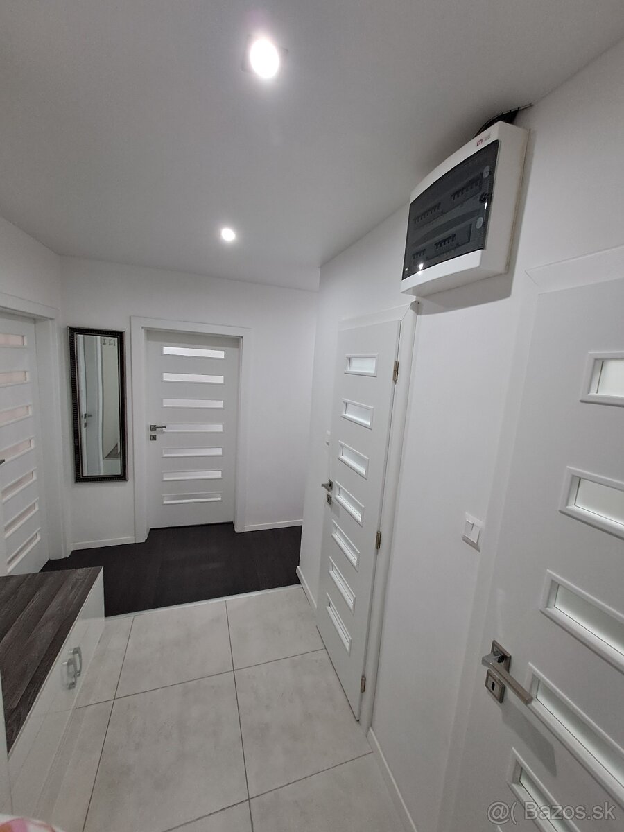 3-izb. TEHLOVÝ byt Južná trieda/Panelová 72 m2 blízko centra