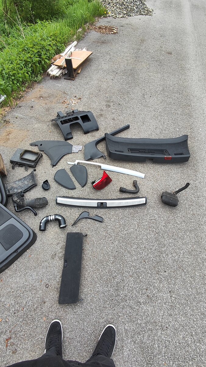 Všelijaké plasty z Audi A4 B7