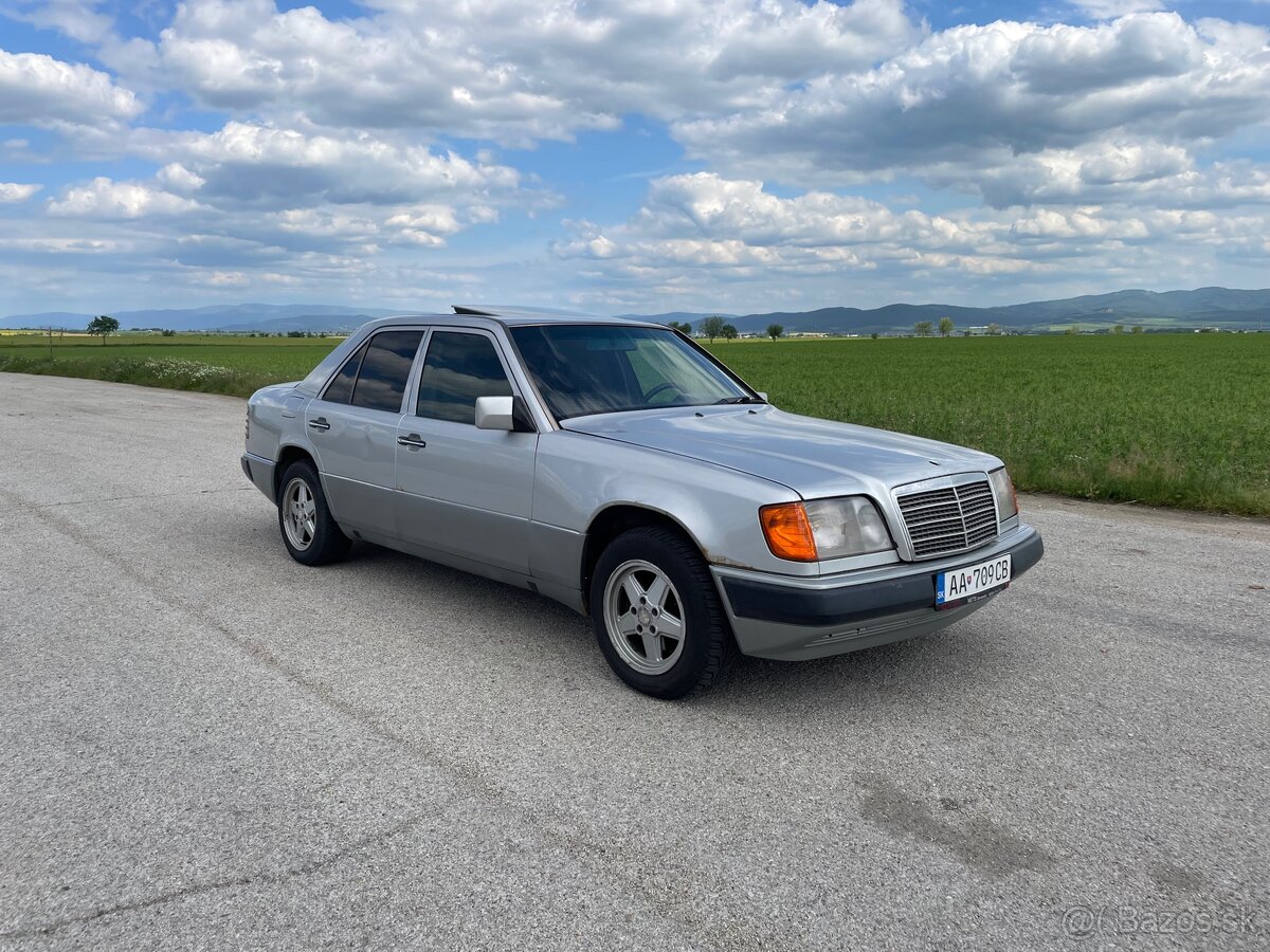Mercedes-Benz W124 E300D