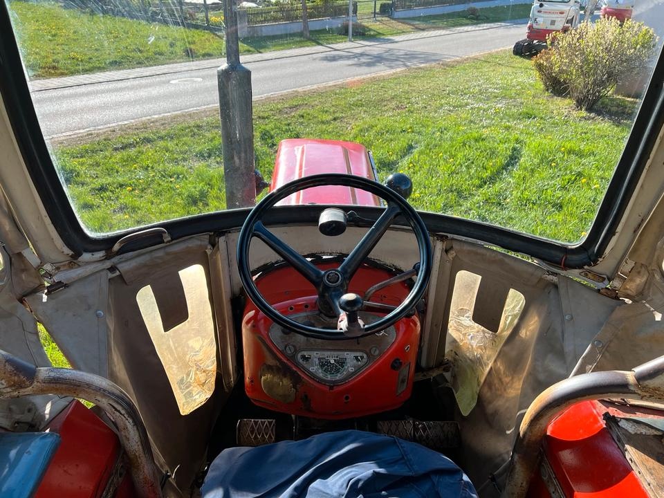 Traktor Zetor 4712