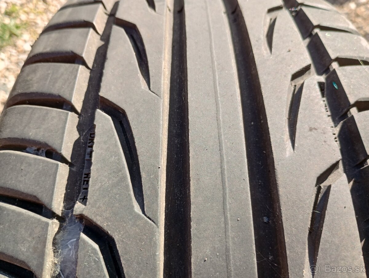 Predam 2ks pneu 205/55/r16 letne 91Y Semperit