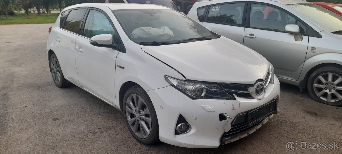 KUPIM TOYOTA AURIS , COROLLA