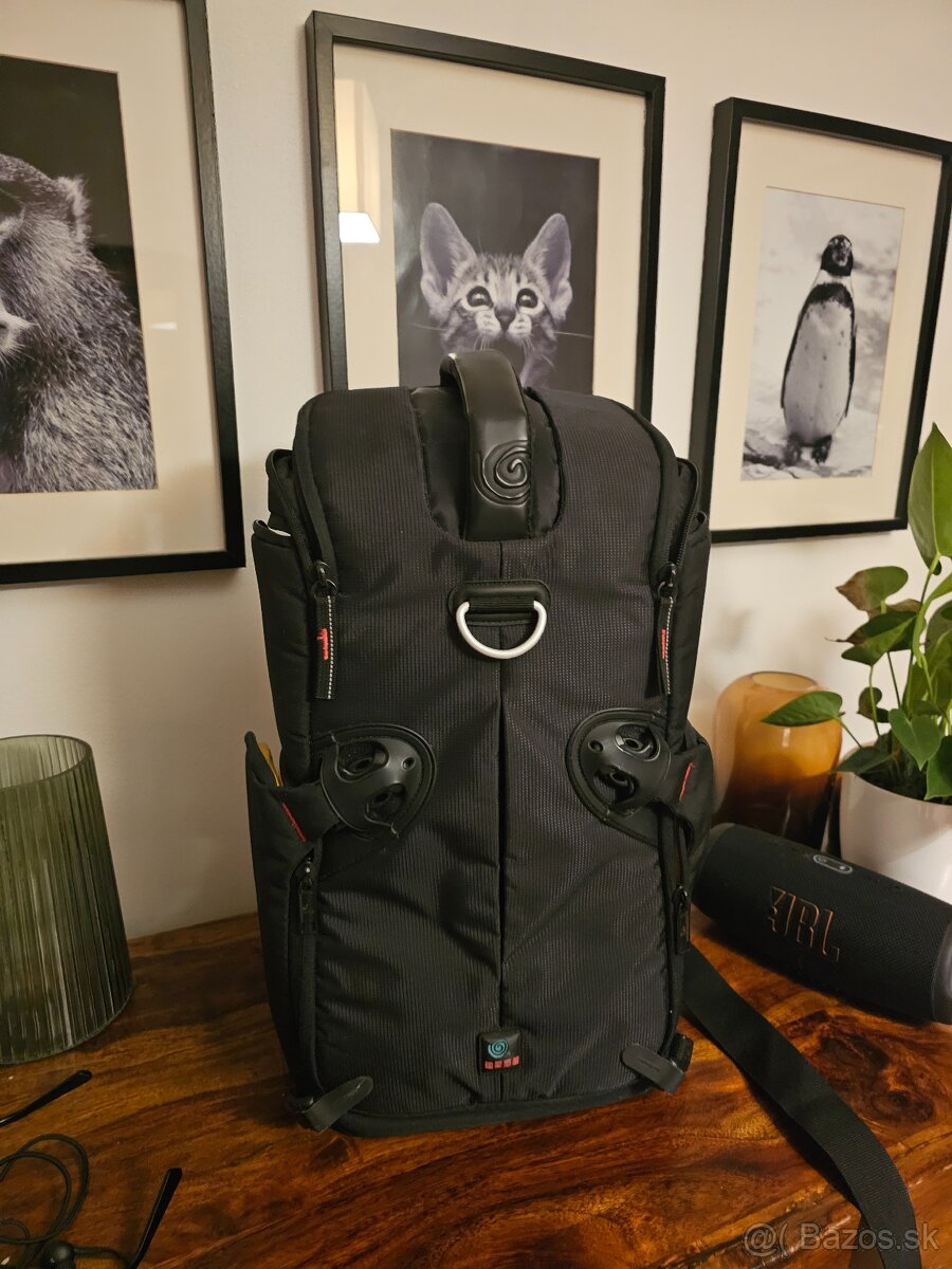 Parádny fotobatoh. S prsiplášťom. Použitý 2x ...