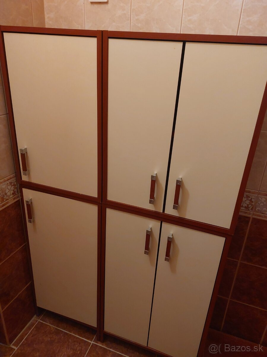 Kúpeľňové skrinky