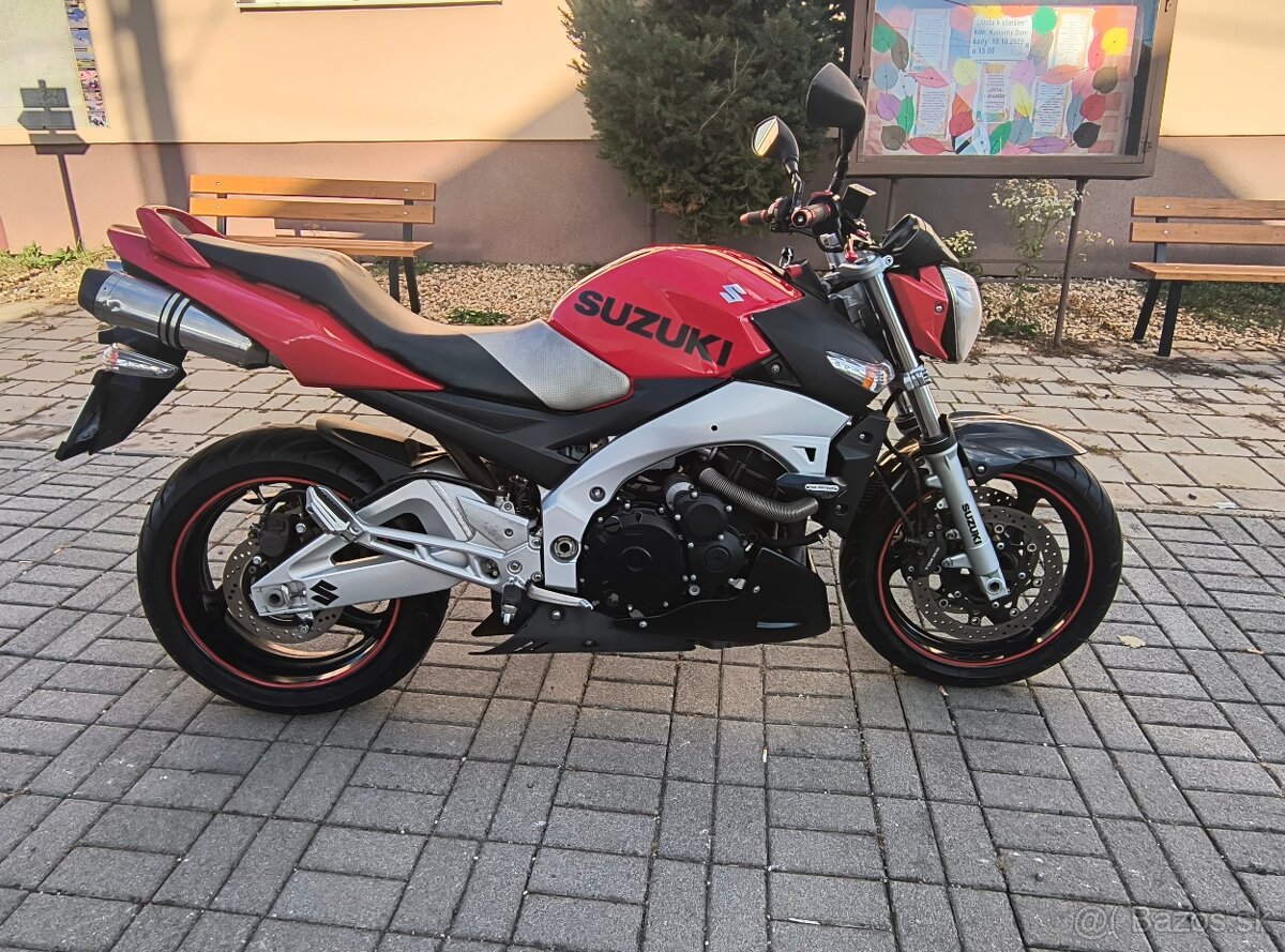 Suzuki GSR 600