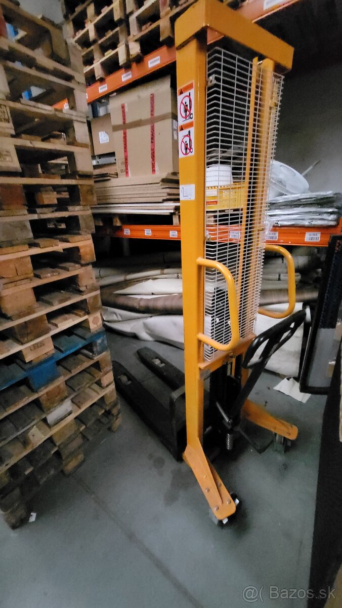 Rucny vysokozdvizny vozik, paletak