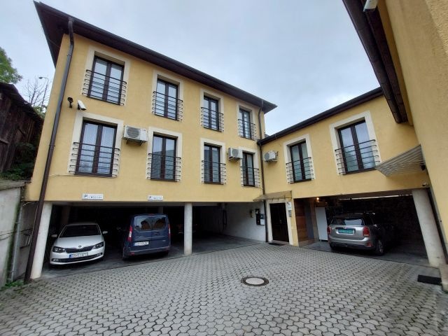 Exkluzívne na predaj administratívny objekt pri Europe SC –