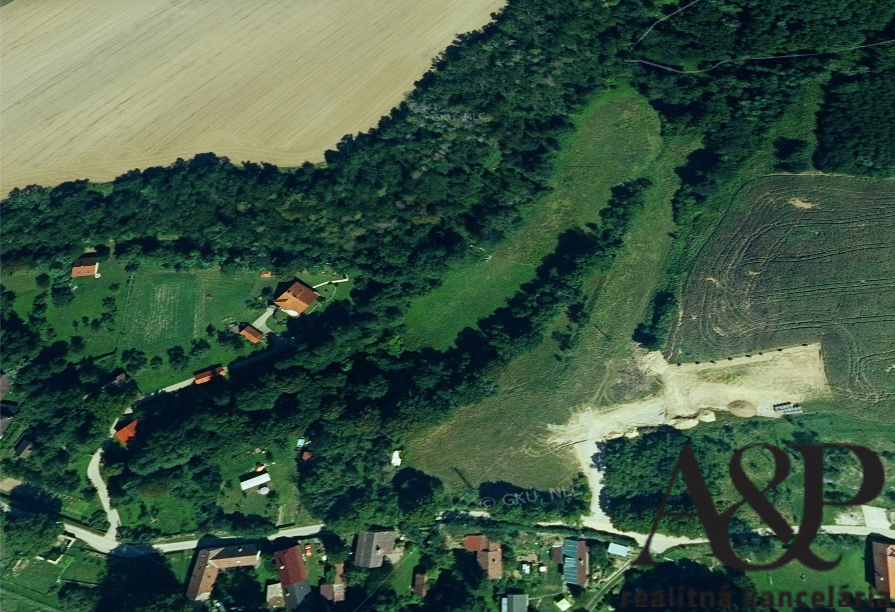 NA PREDAJ POZEMOK NA POLOSAMOTE, 3698M2, PRIETRŽ-HORNÉ PASEK