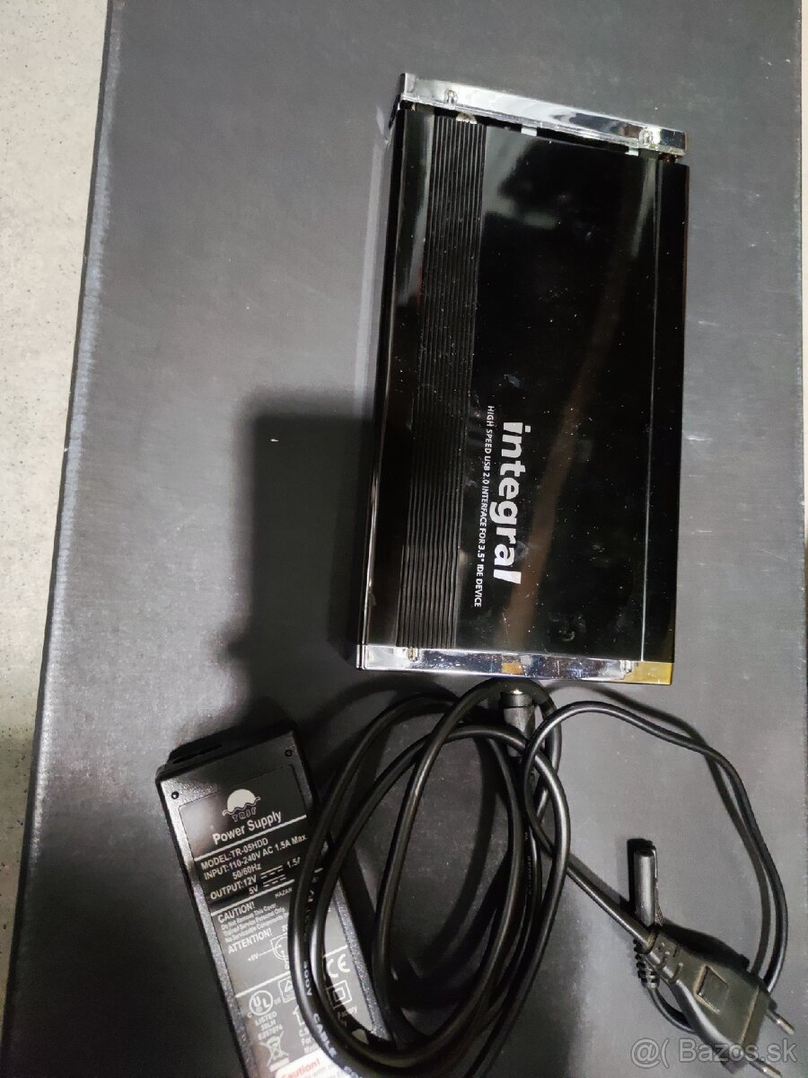 Externy box na HDD (3.5" IDE ATA) so zdrojom