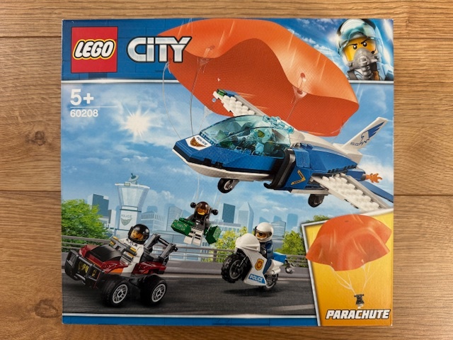 Predám LEGO City 60208 Zatknutie zlodeja na padáku