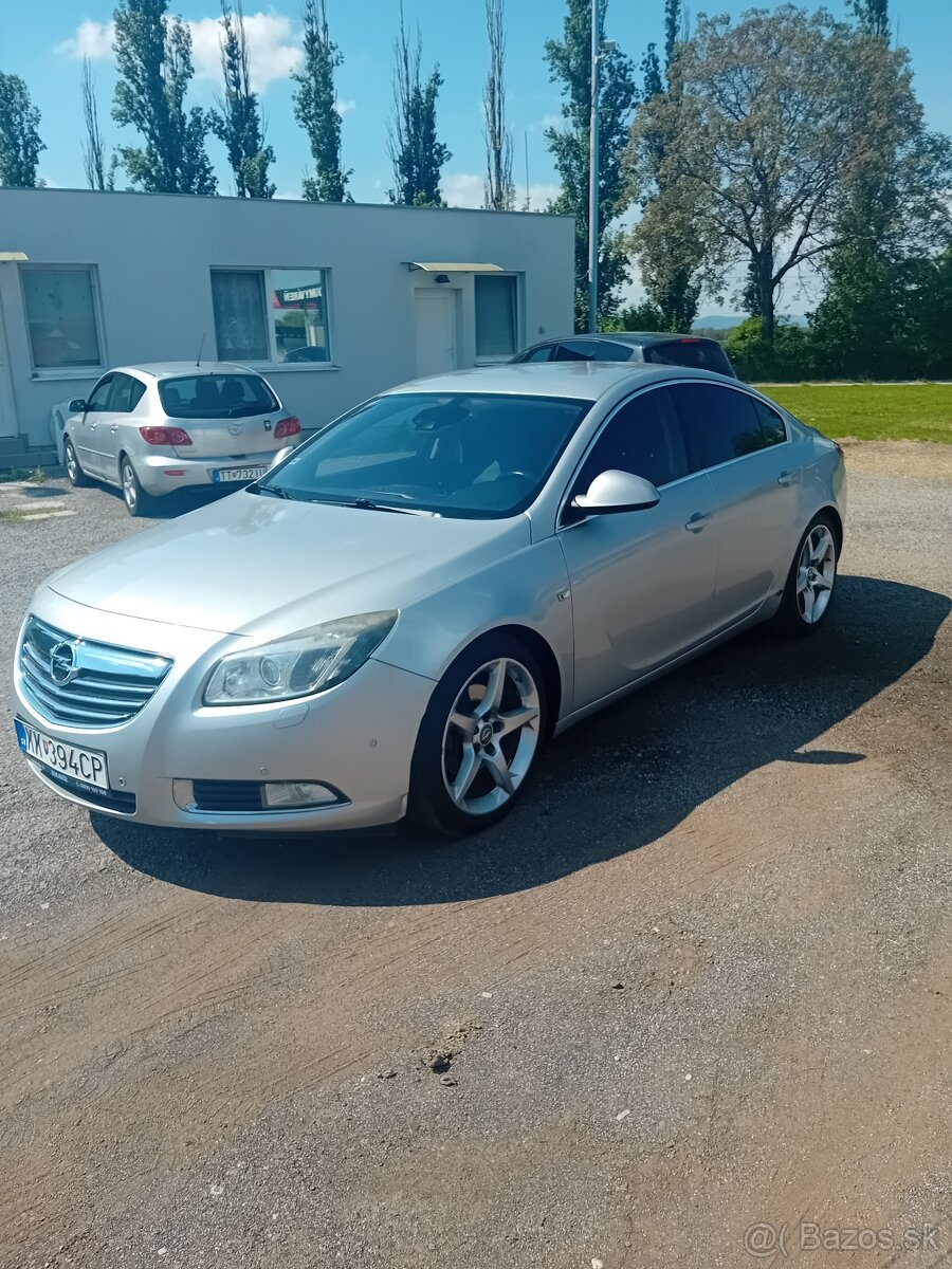Predam opel isignia opc