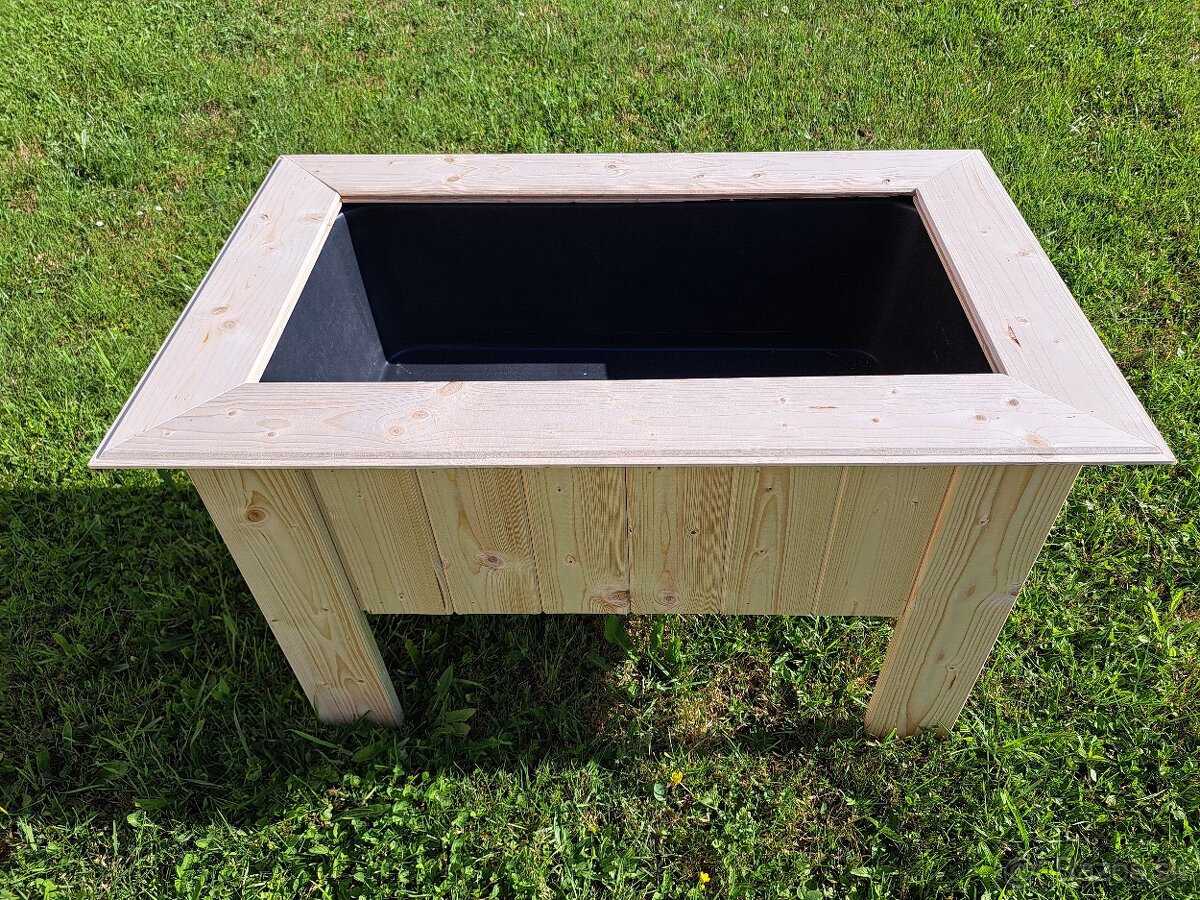 Vyvýšený záhon kvetináč