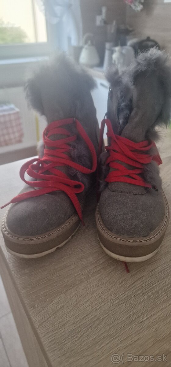 Dámske čižmy 38