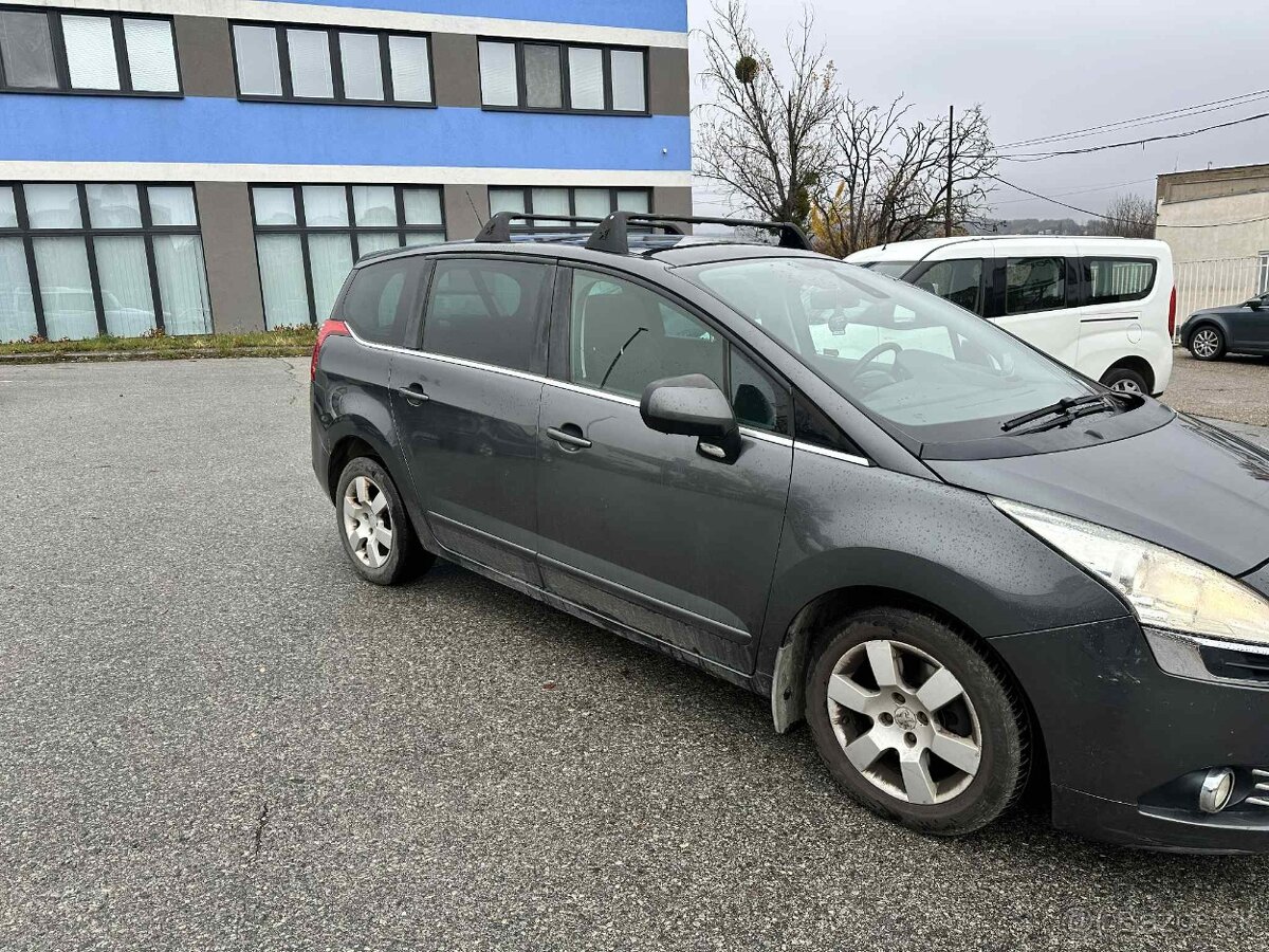Peugeot 5008 2.0 Hdi 110 KW ,7 miest