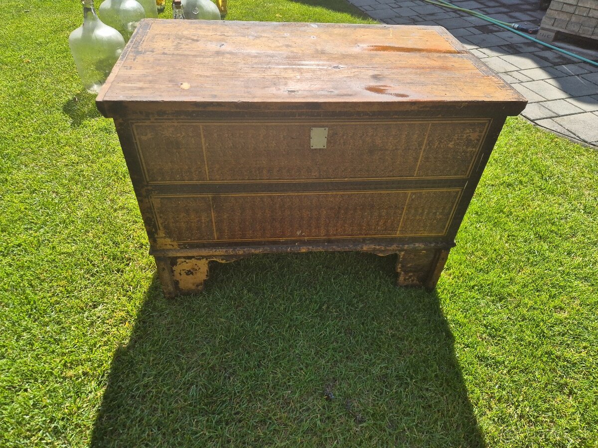 Predám starodávnu truhlicu