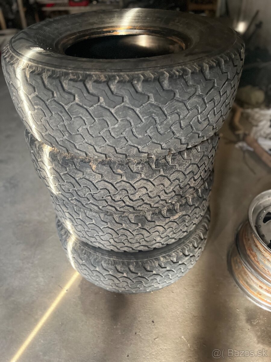 Predam pneu 265/70 r15