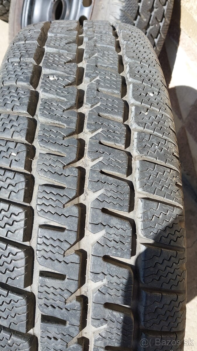 195/70r15c