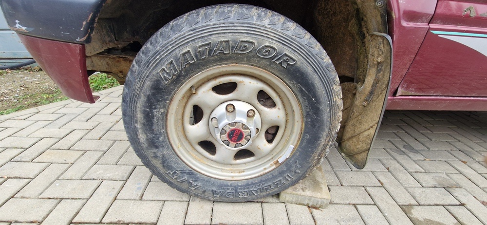 235/70 R16