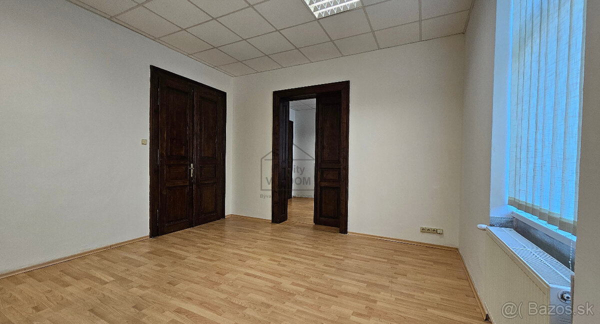 ▲ Kancelárie s parkovacím miestom, plocha 36 m2, Prešov.
