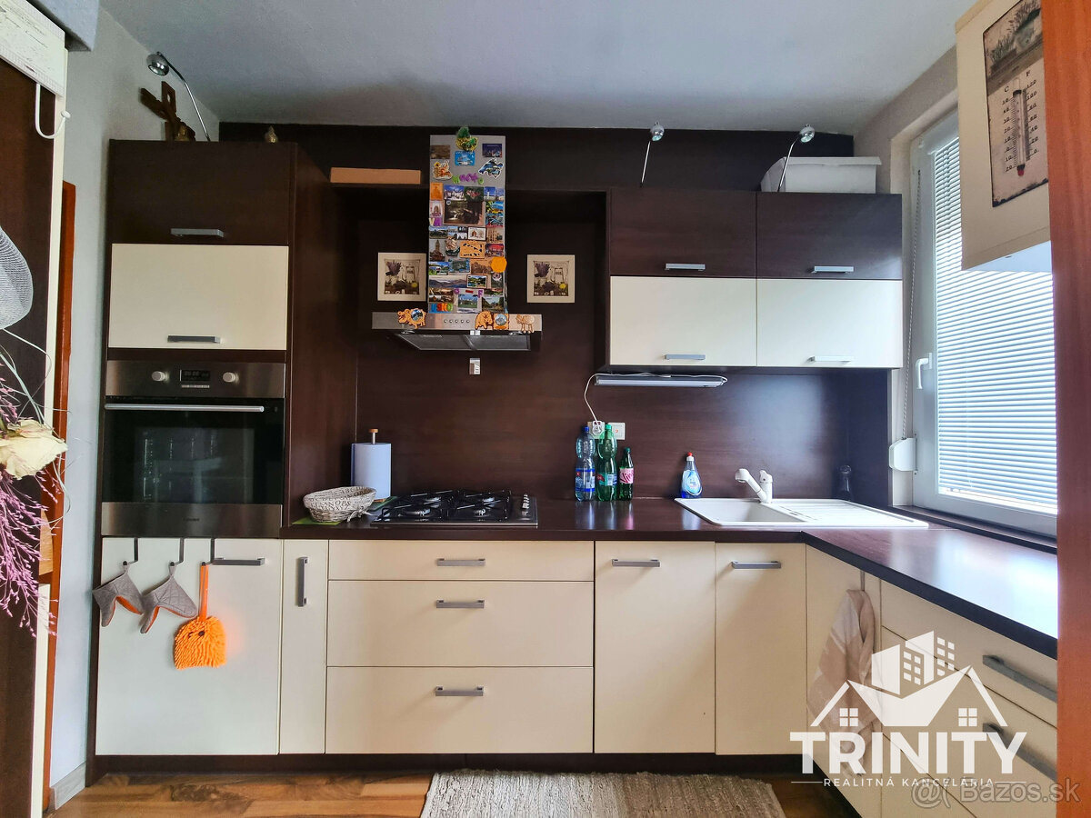 Novinka - Na predaj kompletne zariadený 4-izbový byt s balkó