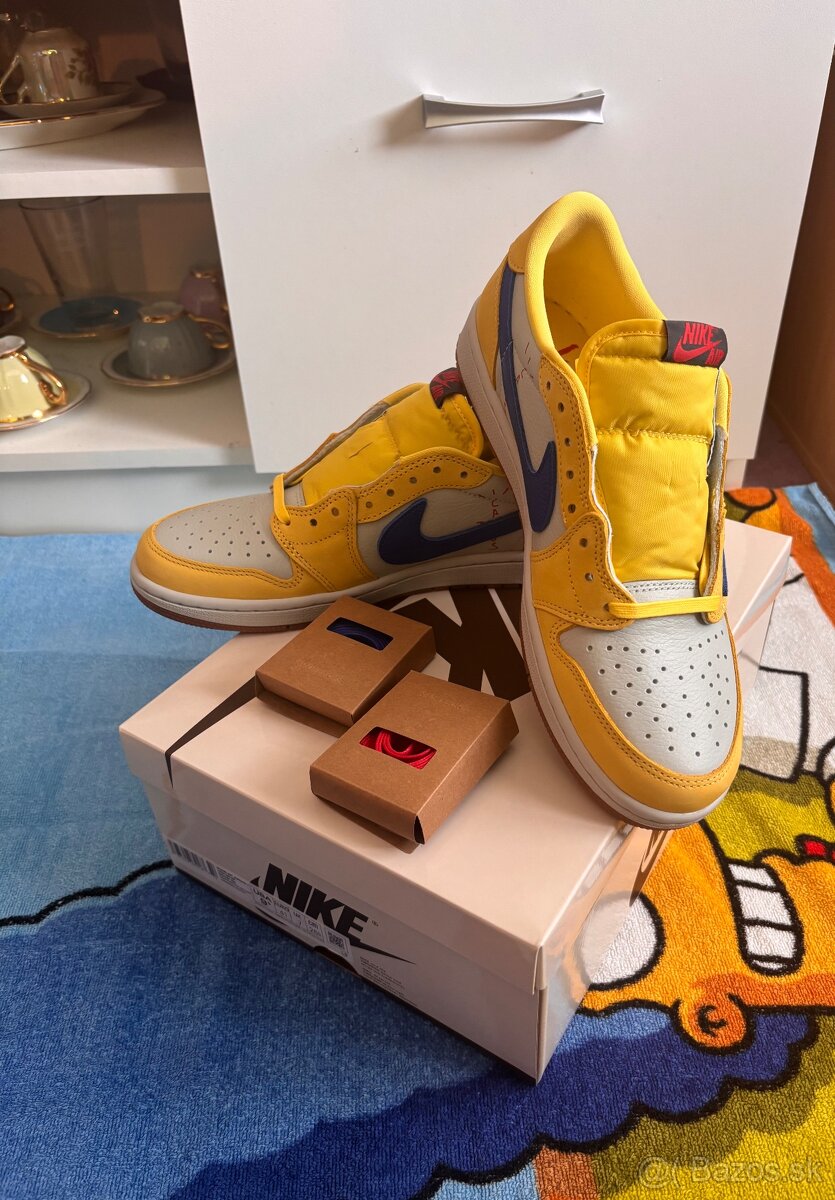 Air jordan travis scott canary w