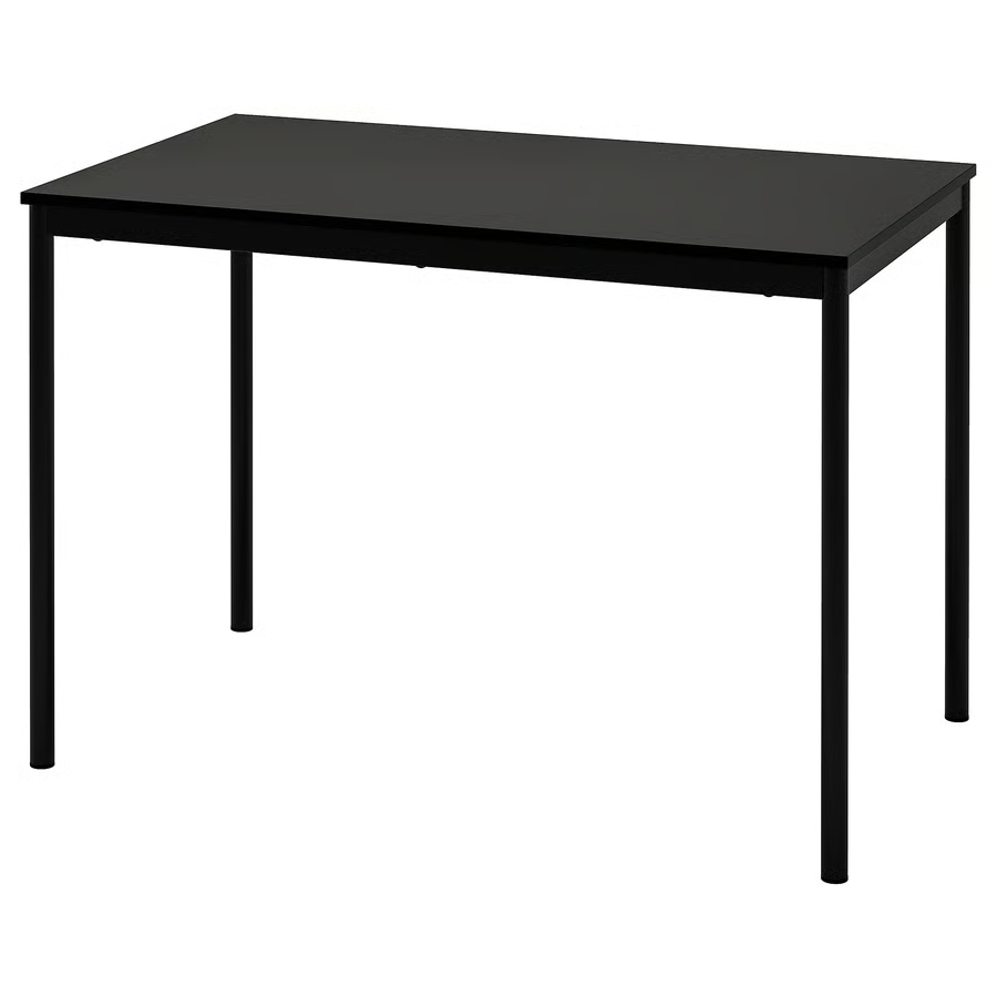 Cierny jedalensky stol