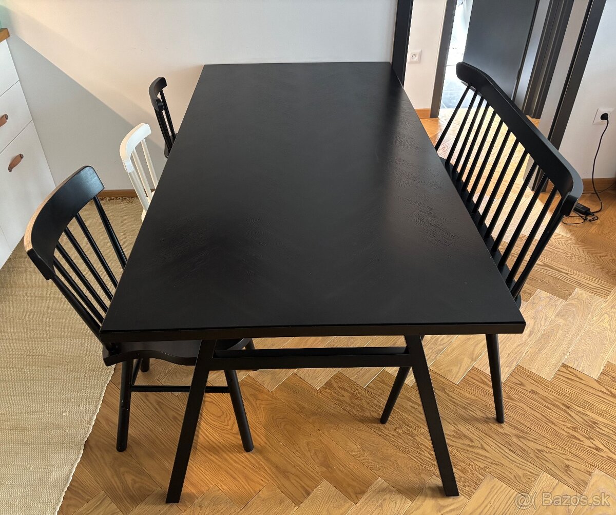 Drevený kuchynský stôl + lavica a stoličky