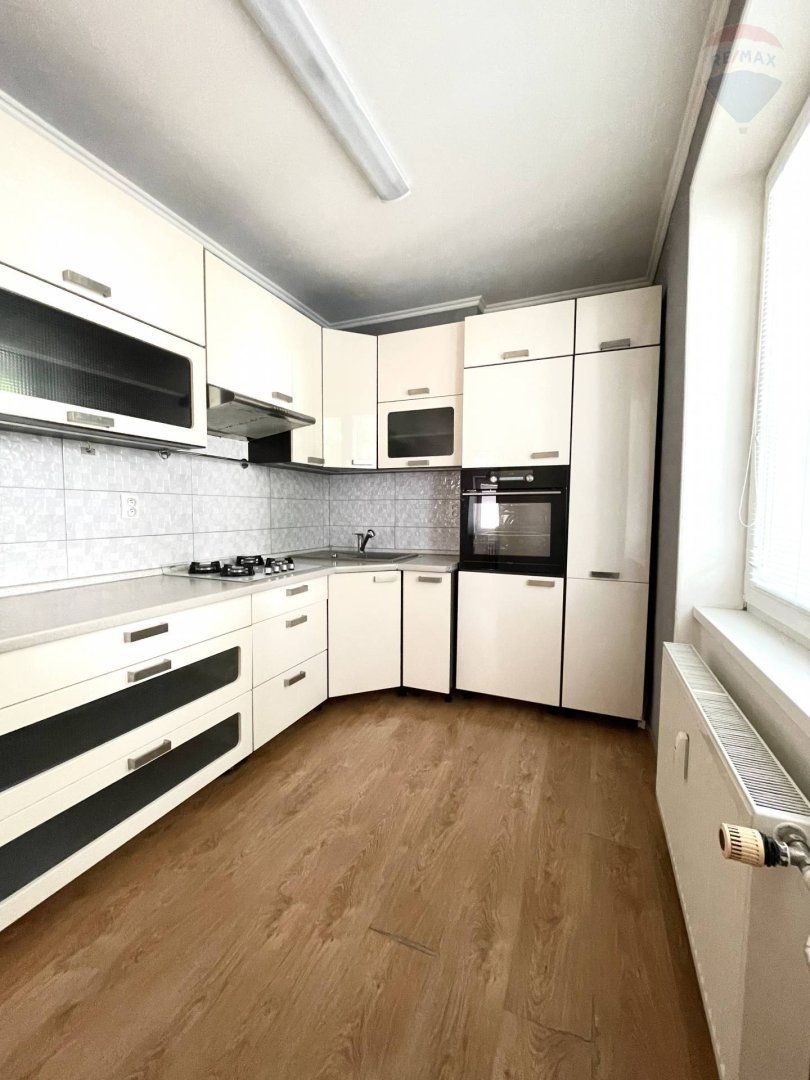 Na prenájom: 2 izbový byt s balkónom Brezno, voľný od 02.06