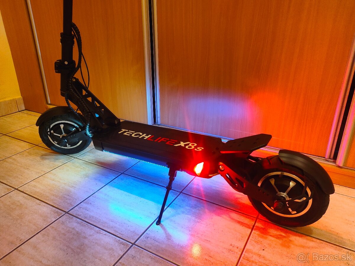 Elektrická kolobežka Techlife X8S
