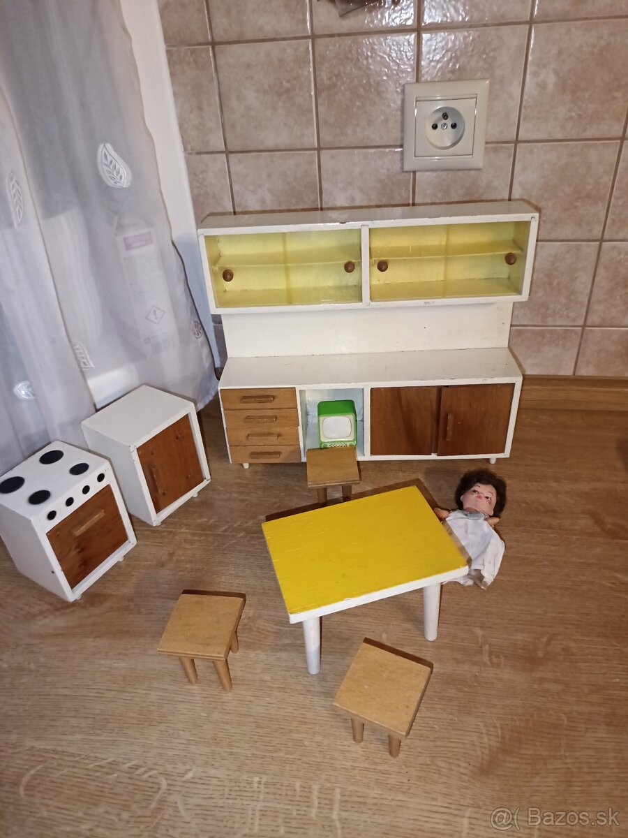 Stará, drevená kuchynka.