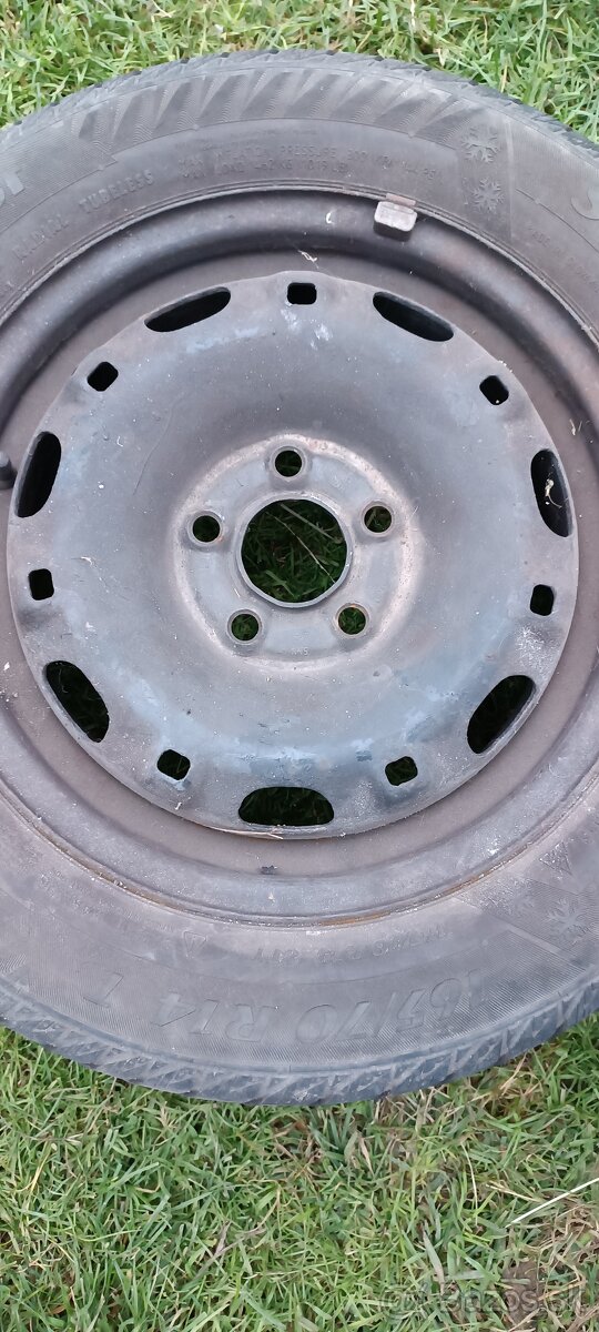Predám zimné pneumatiky 165 70R14 škoda Fabiu