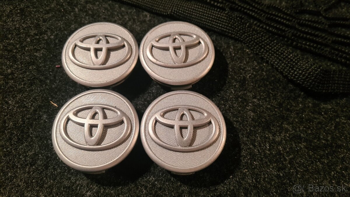 Toyota stredové puklicky