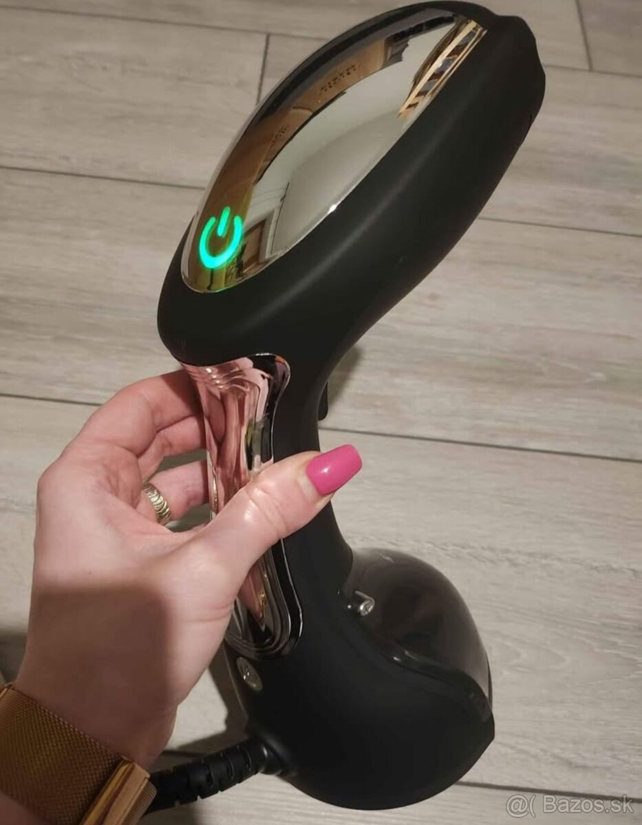 Ručný naparovač Steamone