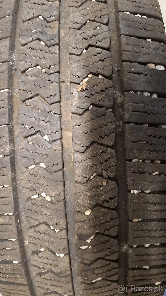 Predám 1ks slušná zimná 225/65r16C Matador na dodávku