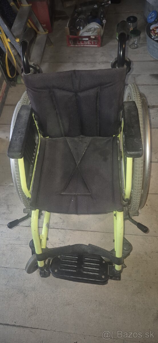 Darujem – 2× invalidný vozík (plne funkčné)
