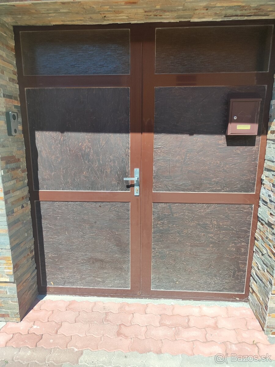 Predám kovovú branu