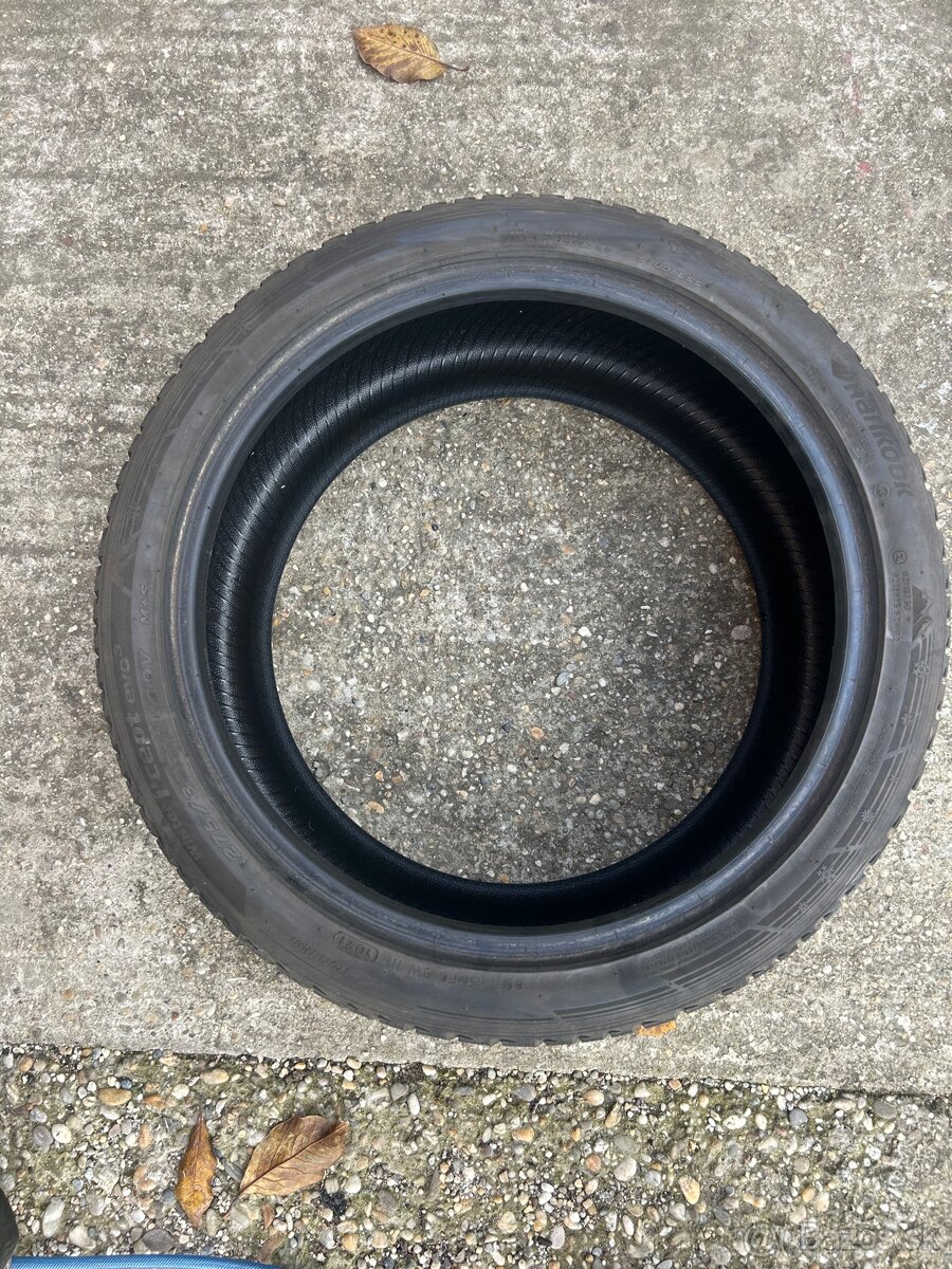 Hankook 275/35 R19 zimné