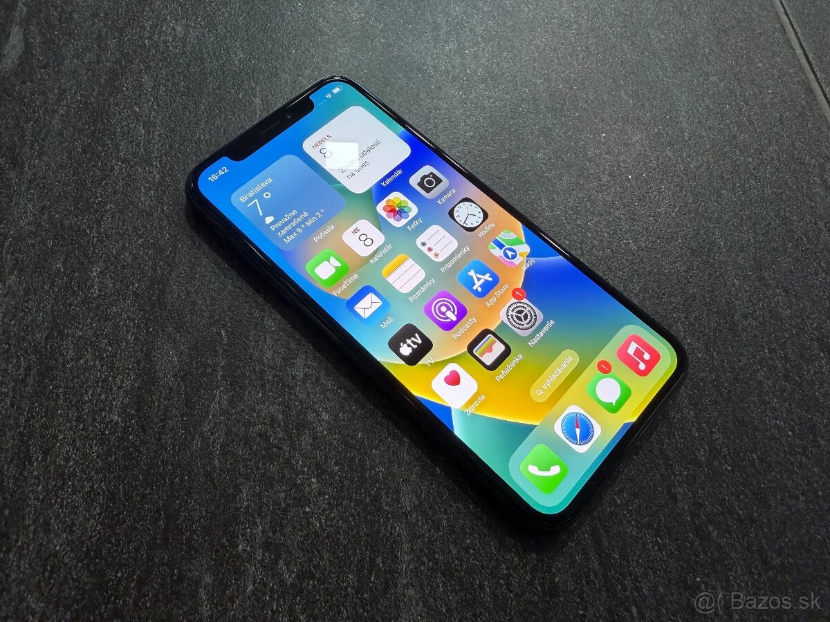 Apple iPhone X 64 GB v čiernej farbe Space Gray