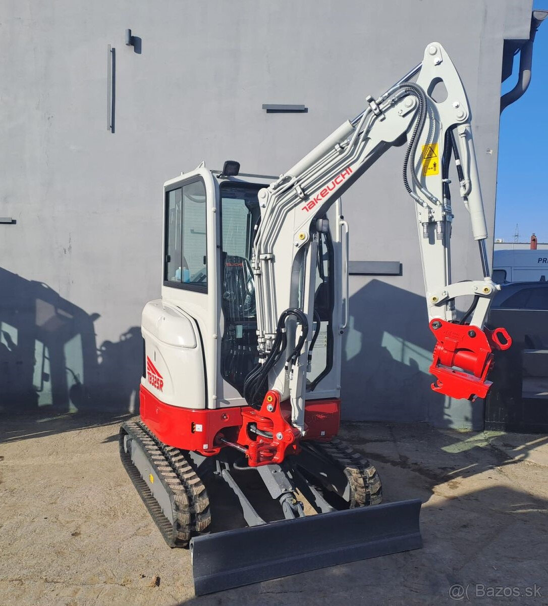 TAKEUCHI TB325R DIESEL + lyžice