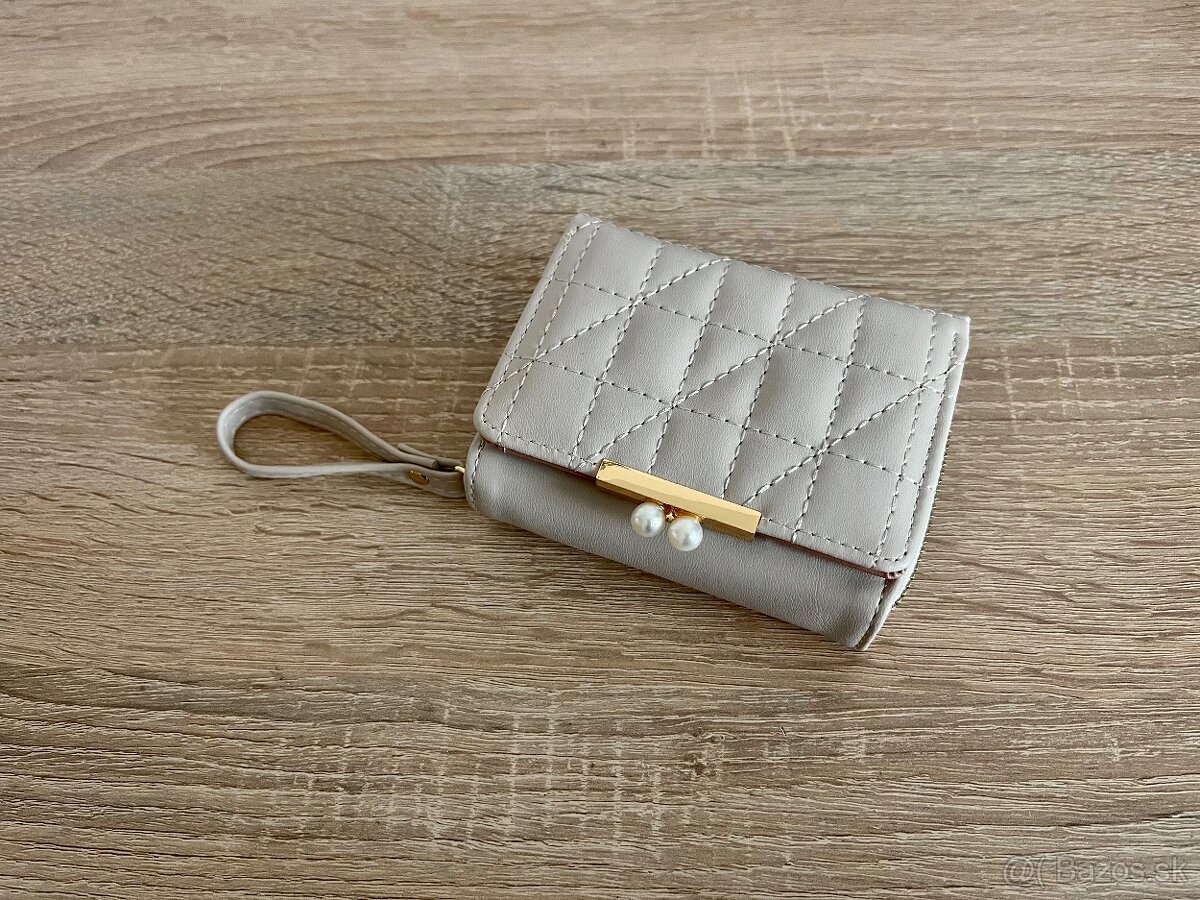 Béžová peňaženka