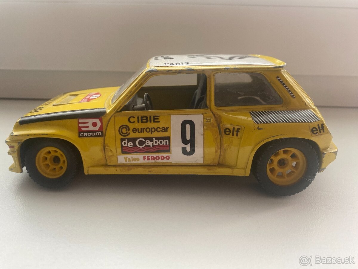 Retro auticko RENAUL 5