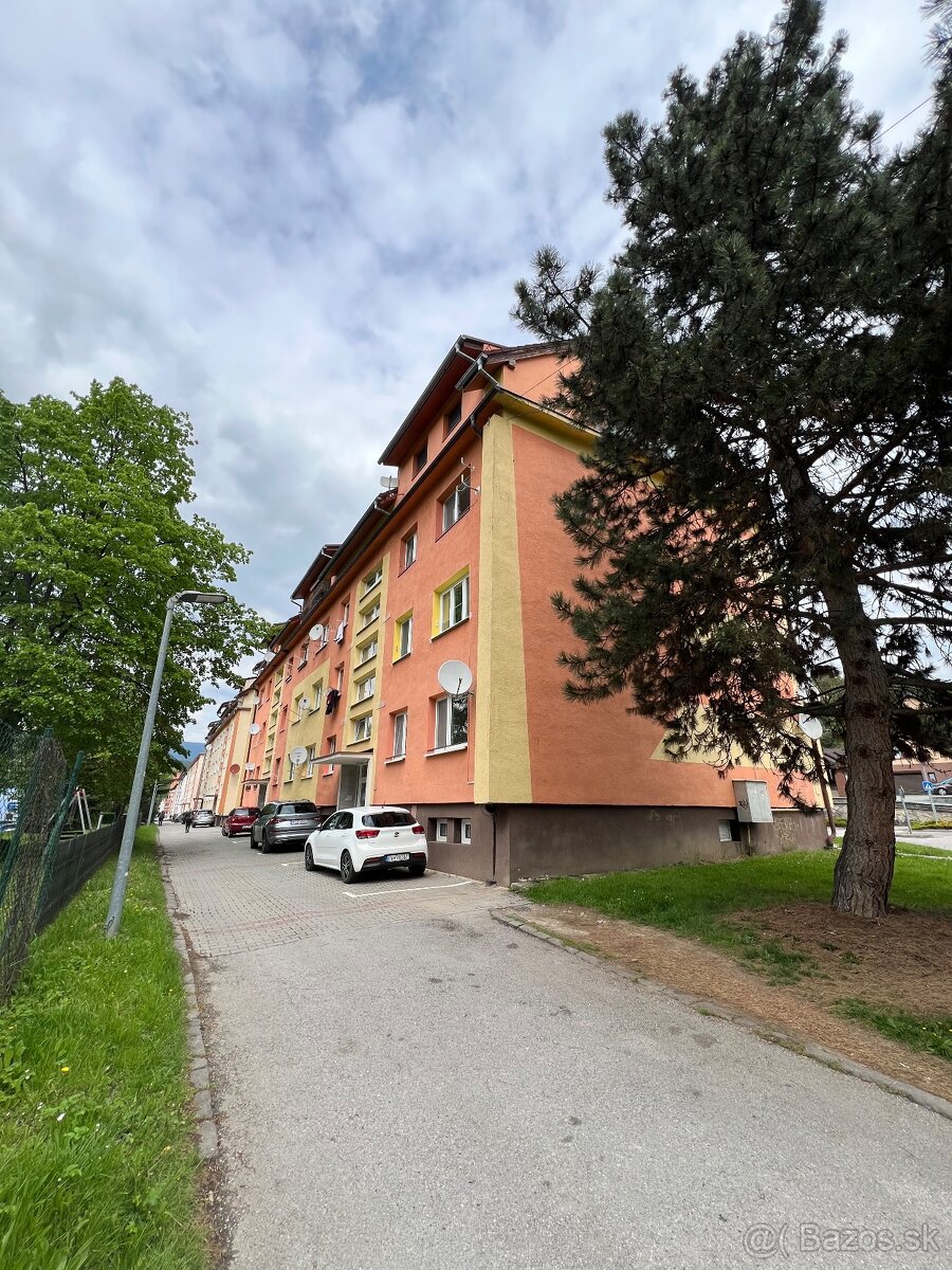 PRENÁJOM - dvojizbový byt v centre DK