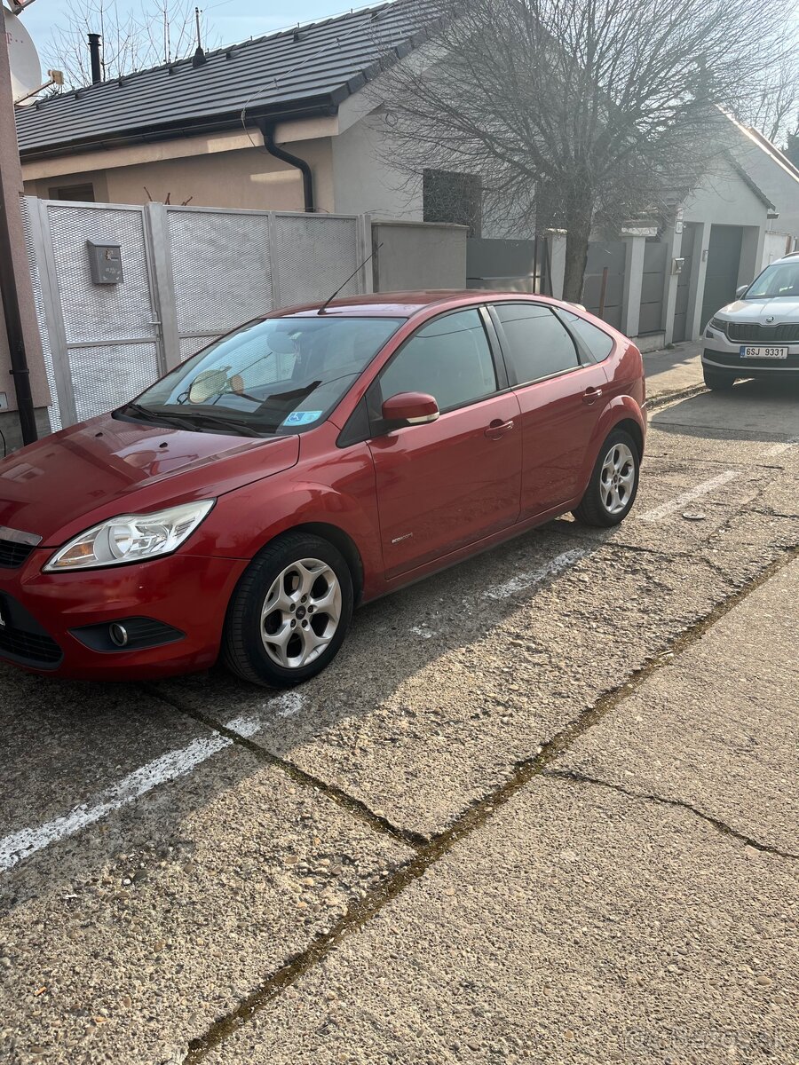 Ford Focus ecosport 1.6tdci74kw 134000km.