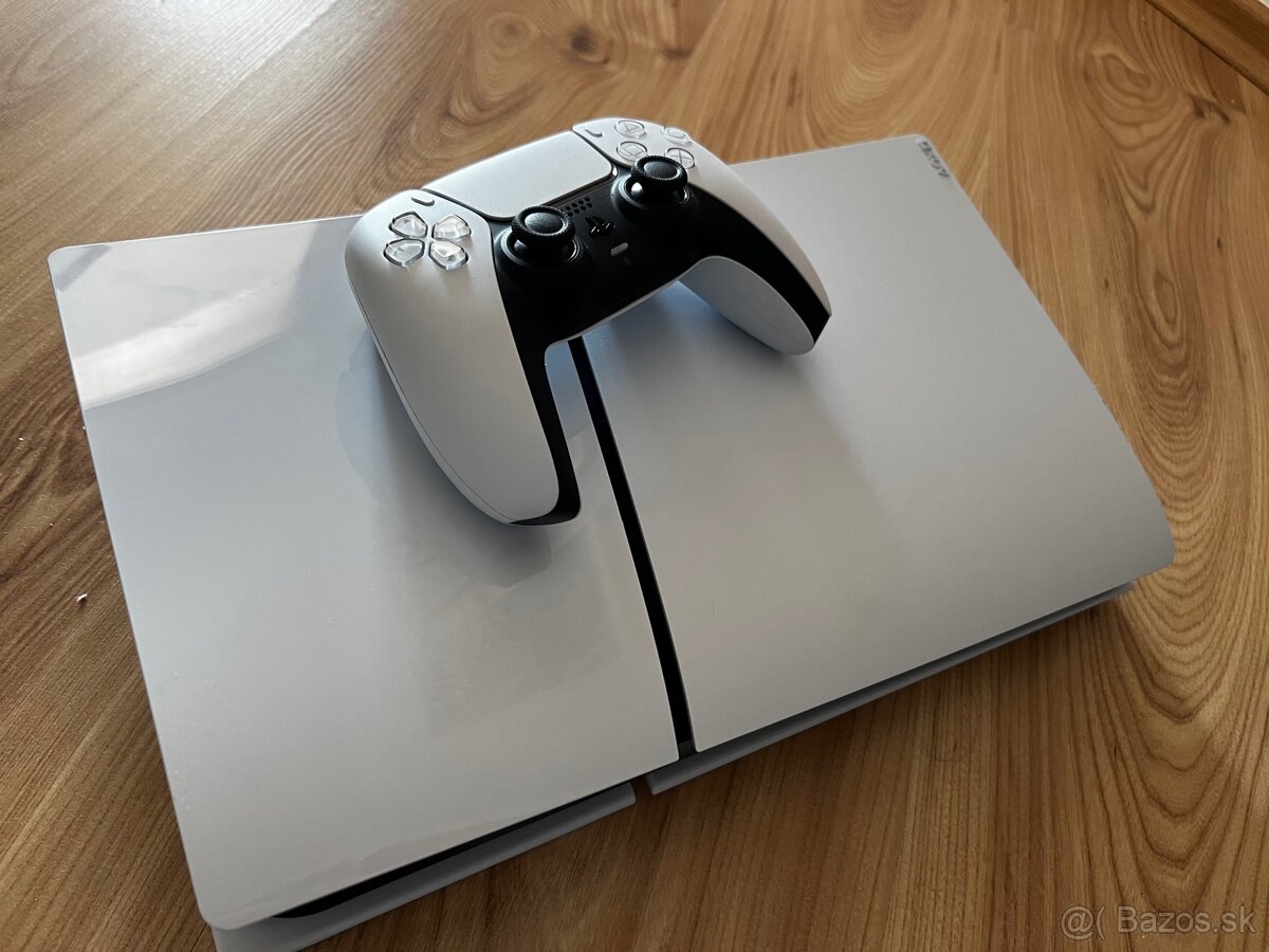Predam Playstation 5 slim + účty