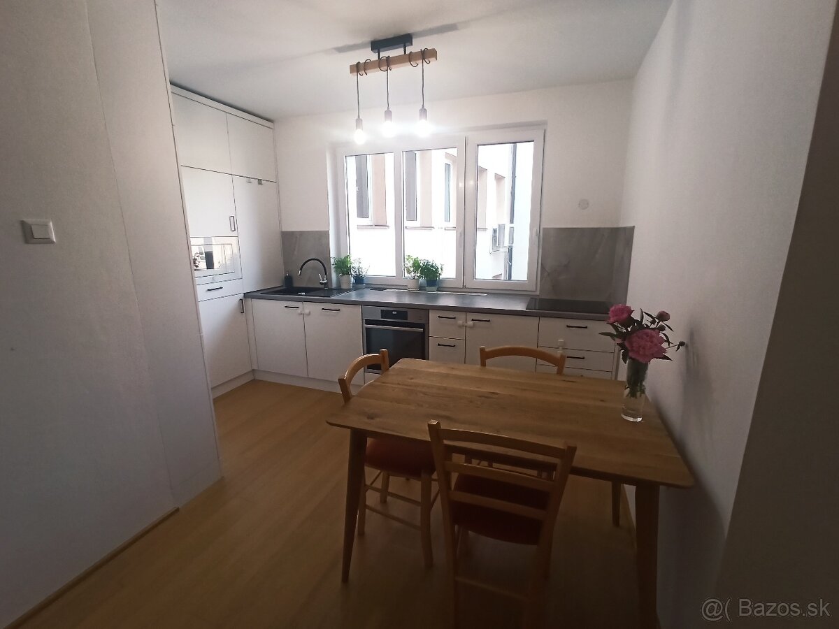 3 izbový byt v centre po kompletnej rekonštrukcii