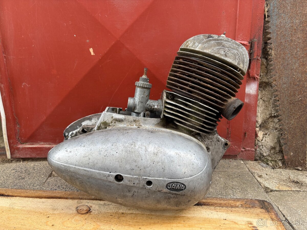 Jawa 250 motor kyvačka