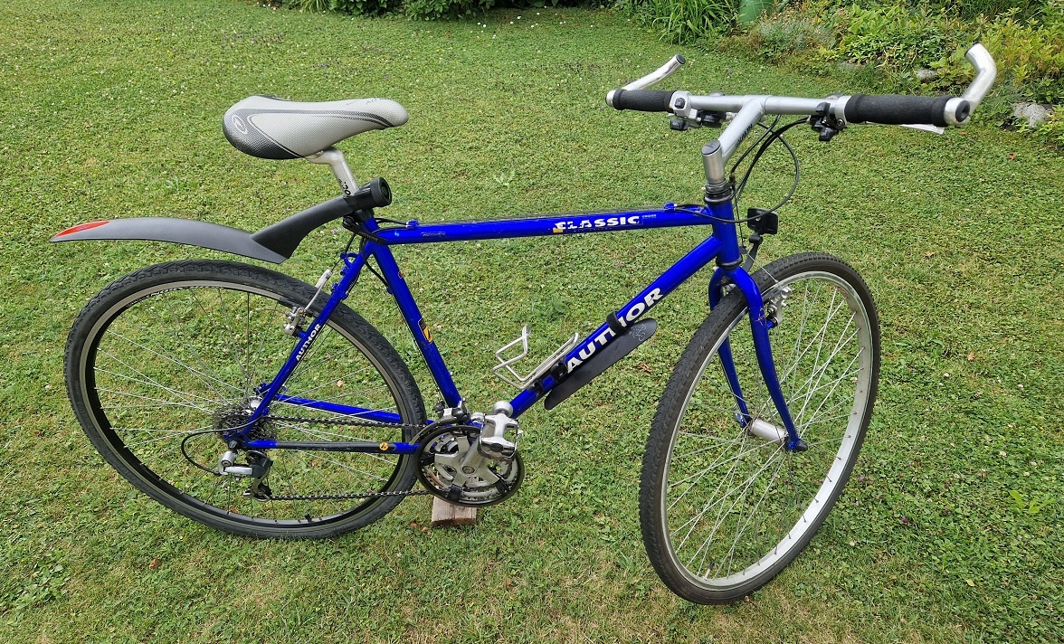 Trekovy bicykel AUTHOR