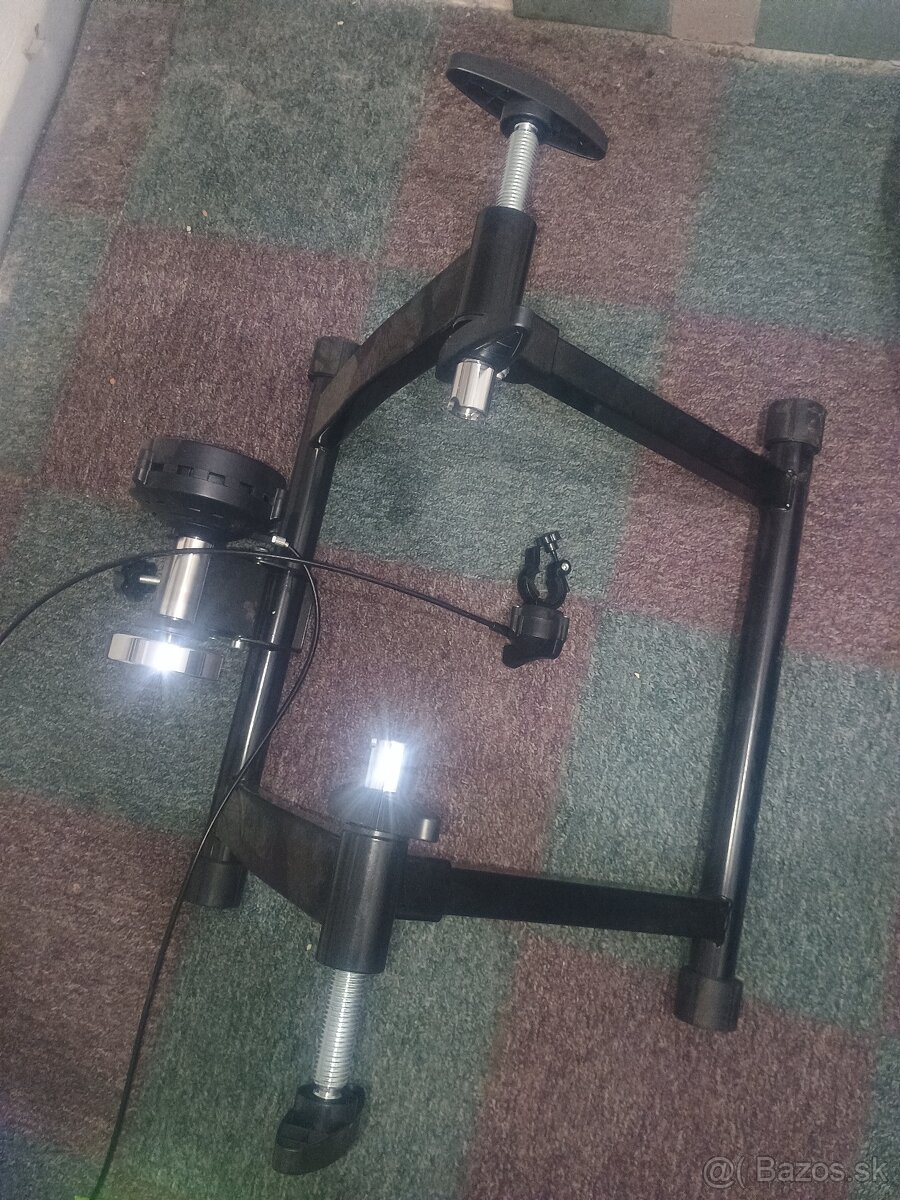 Cyklisticky trenazer novy
