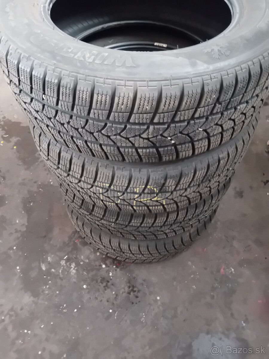 215/60R16 99H