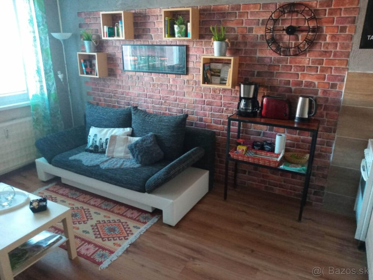 Predám 1-izbový byt v Štúrove